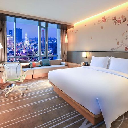 Hilton Garden Inn Ningbo Bagian luar foto
