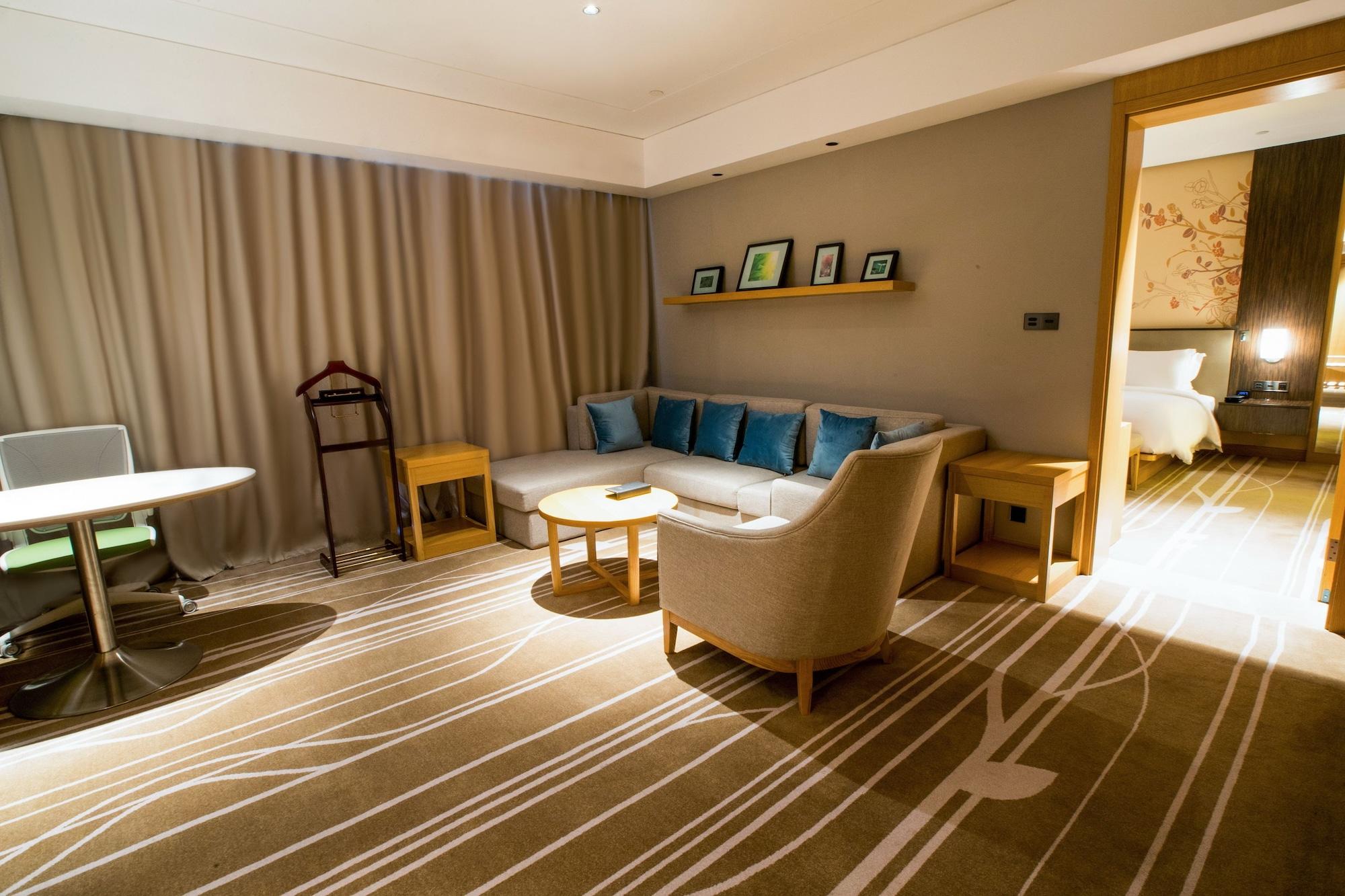 Hilton Garden Inn Ningbo Bagian luar foto