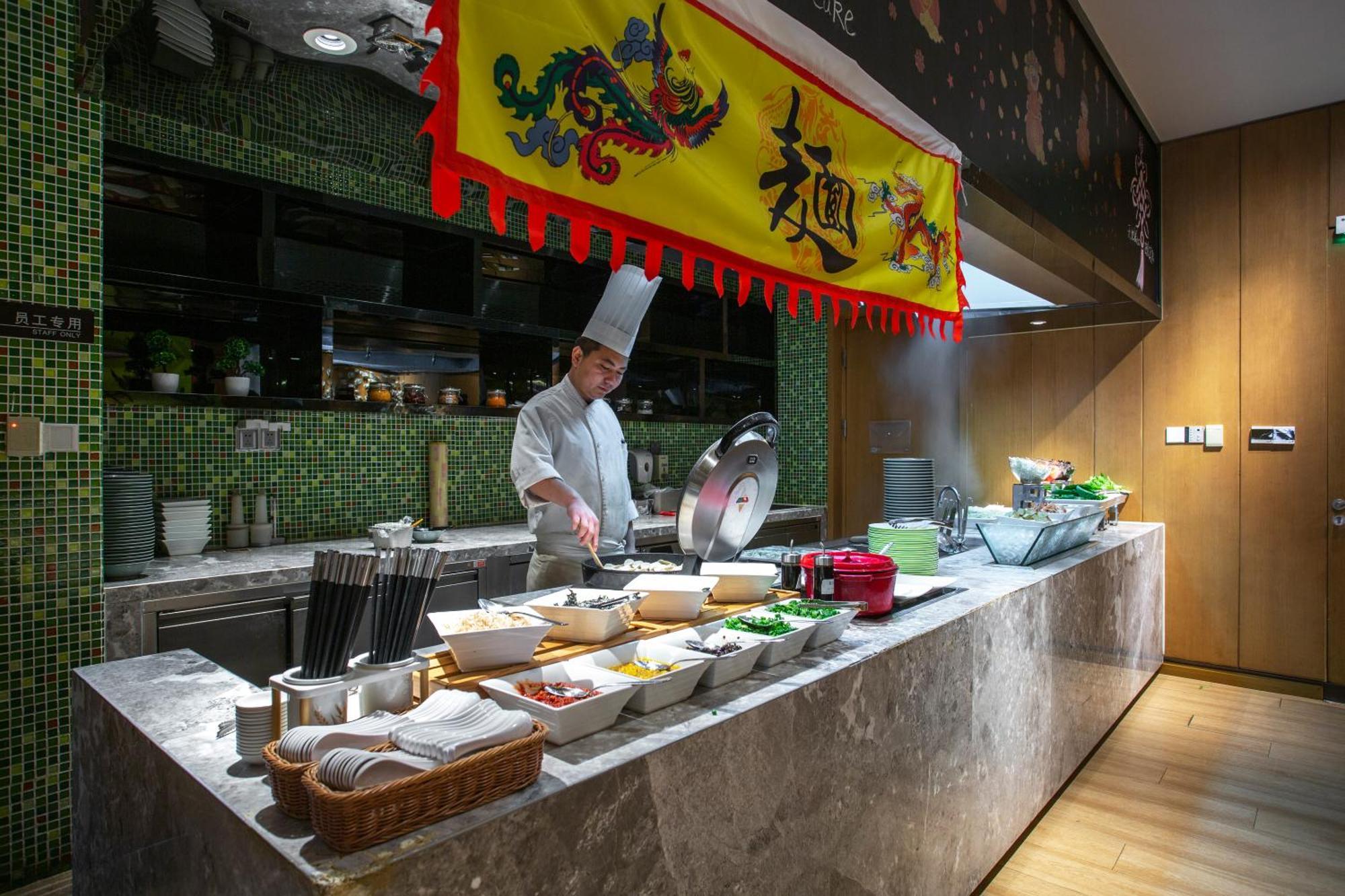 Hilton Garden Inn Ningbo Bagian luar foto