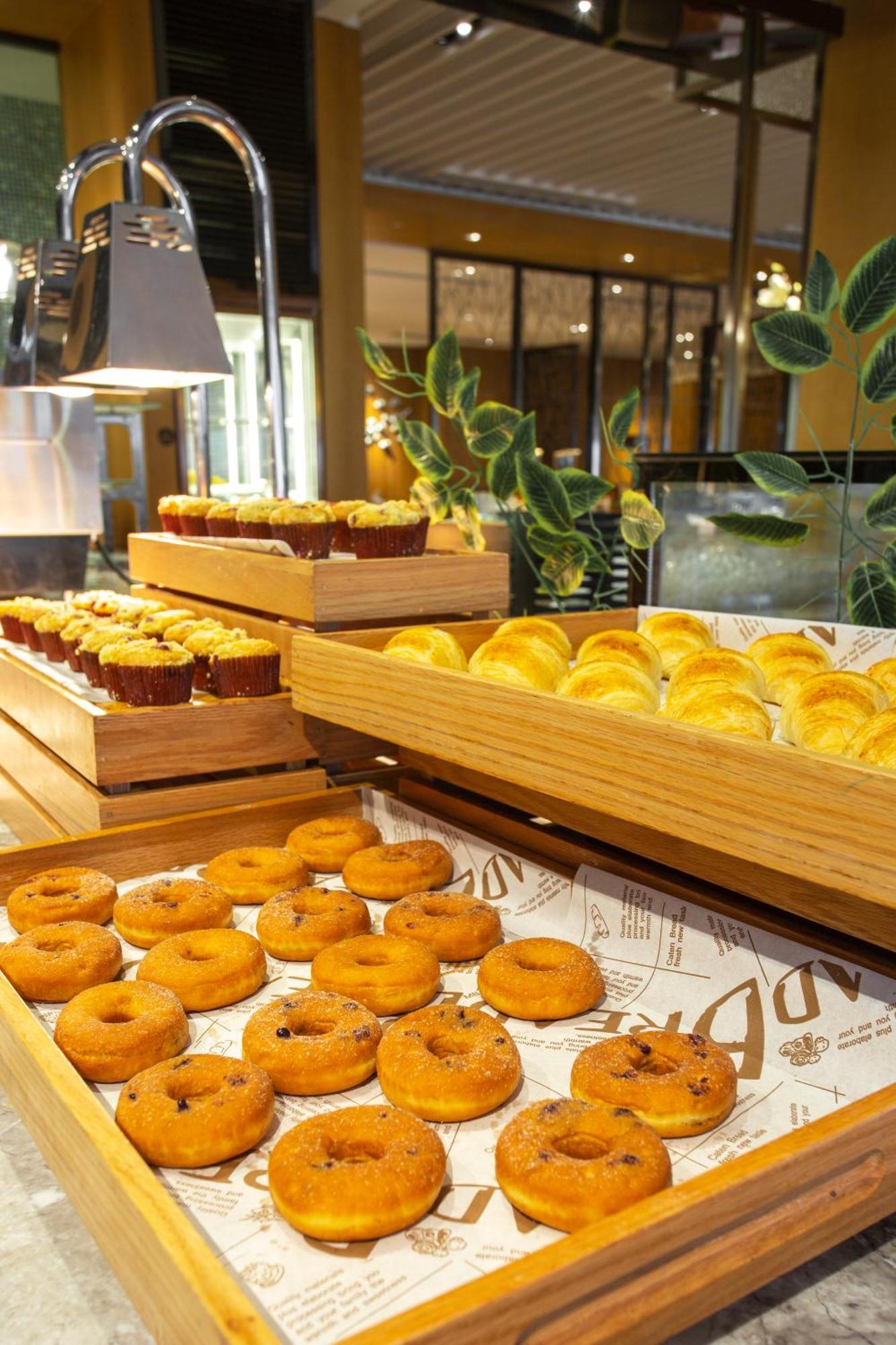 Hilton Garden Inn Ningbo Bagian luar foto