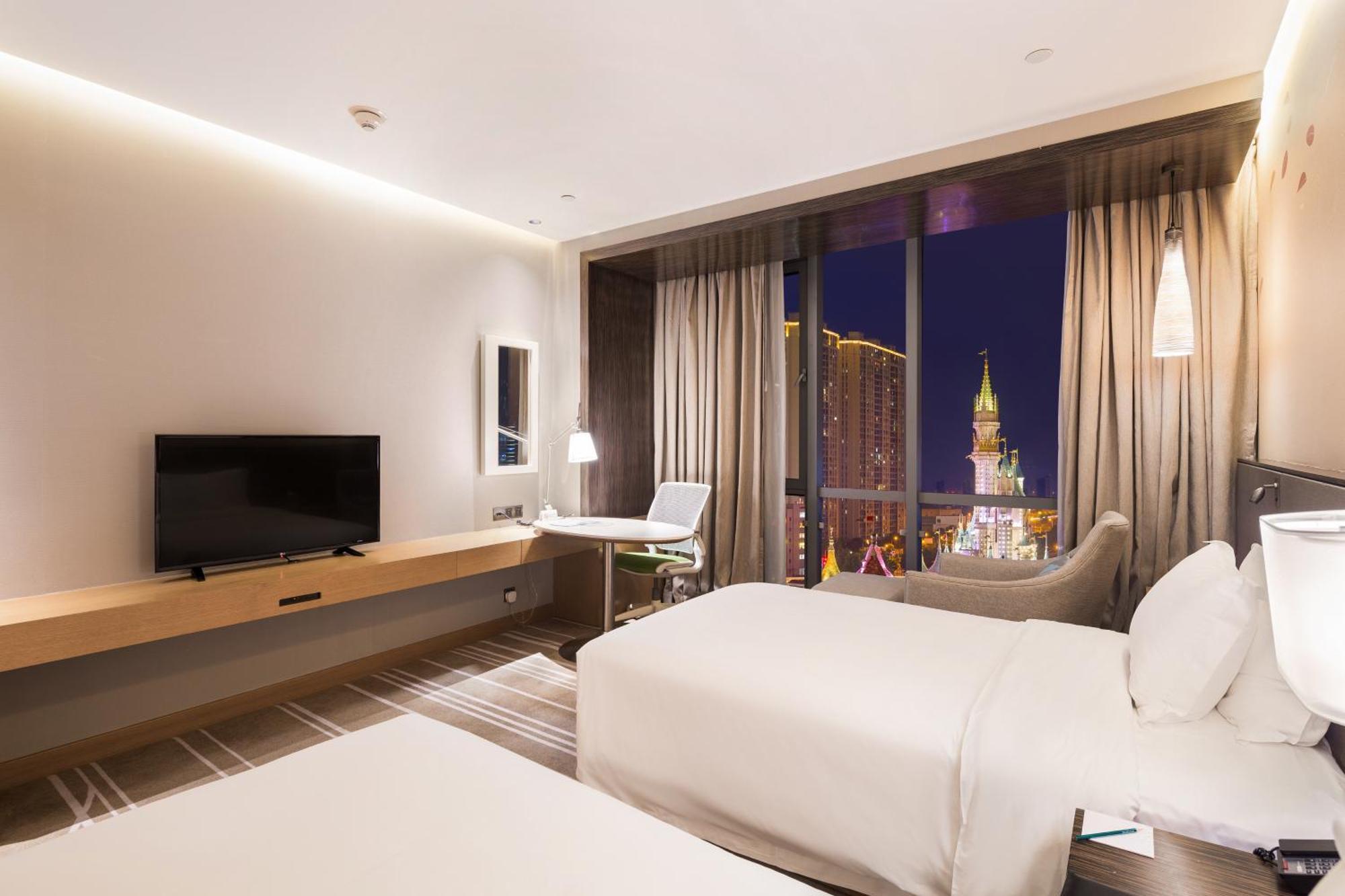 Hilton Garden Inn Ningbo Bagian luar foto