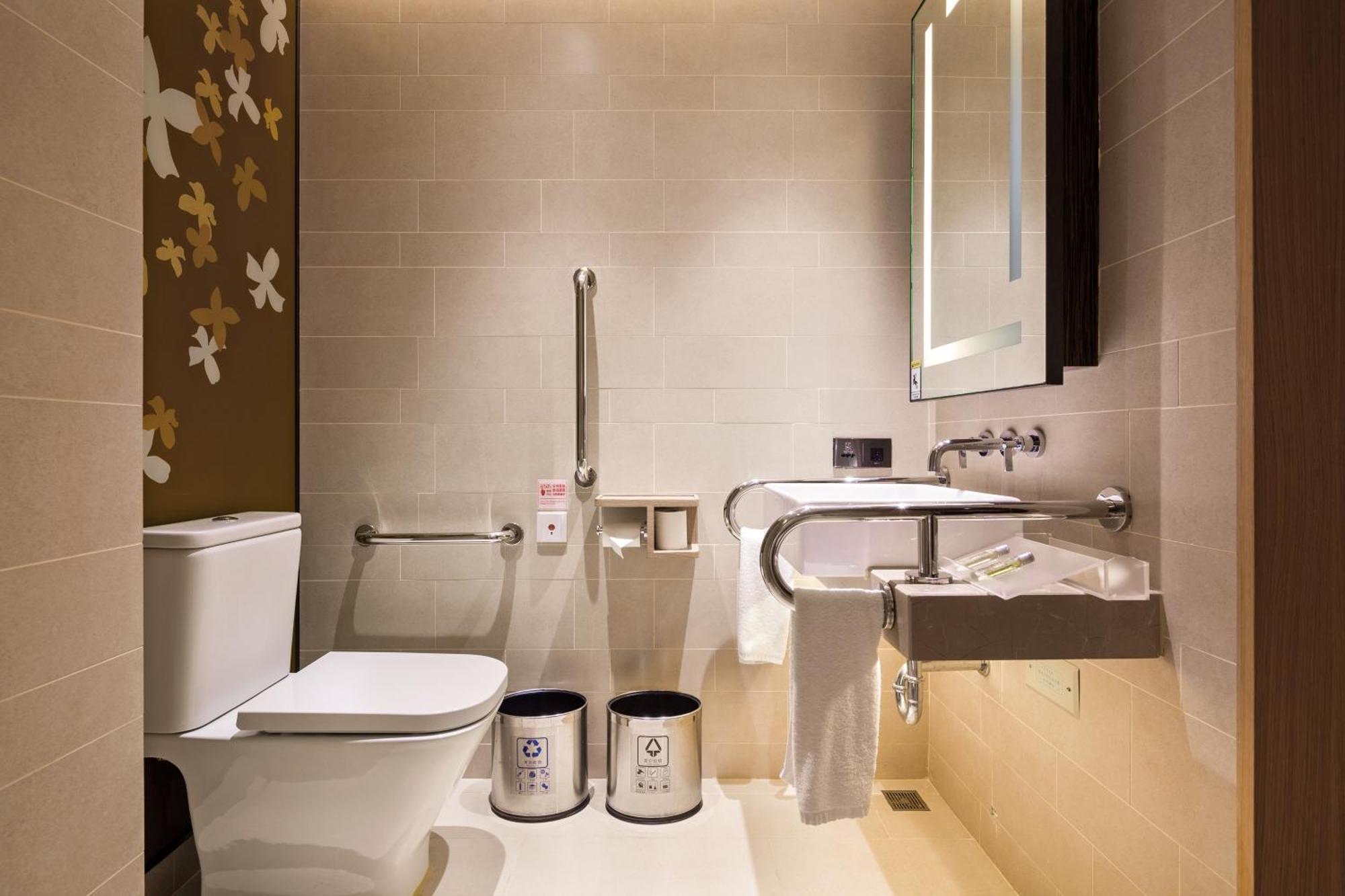 Hilton Garden Inn Ningbo Bagian luar foto