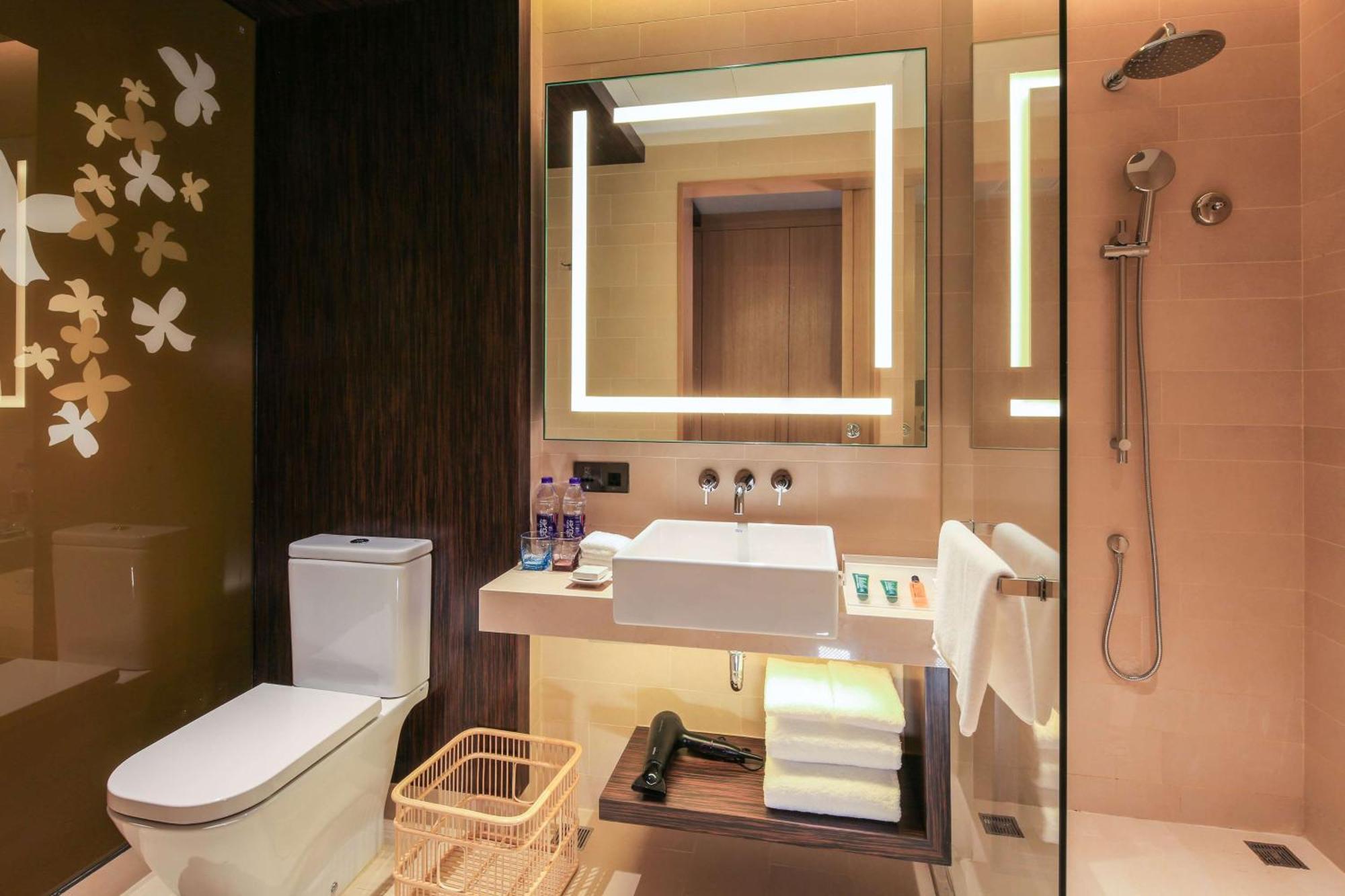 Hilton Garden Inn Ningbo Bagian luar foto